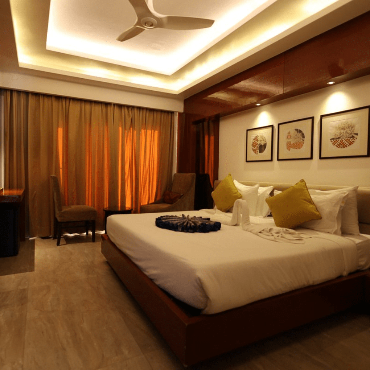 King Size Bed At Super Deluxe Room - Hotel Latitude Haridwar