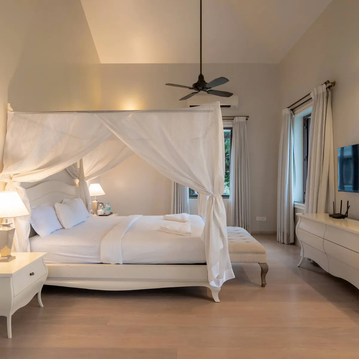 King Size Bed Master Bedroom - Muskan Villa, Goa (7)