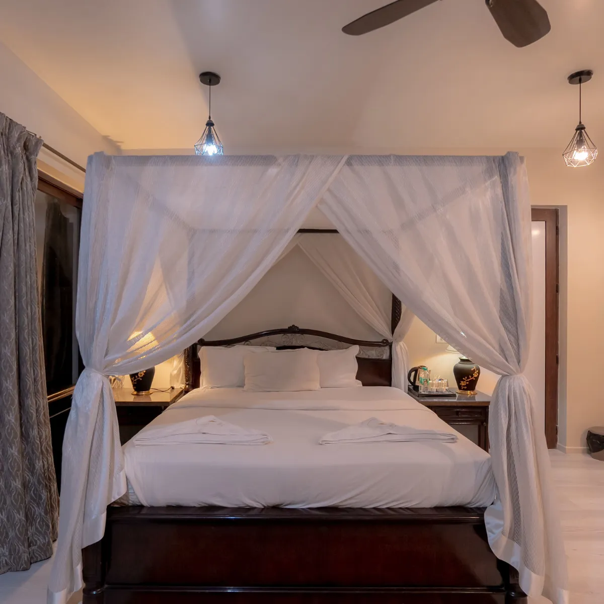 King Size Bed at First Floor Bedroom 9 - Muskan Villa, Goa