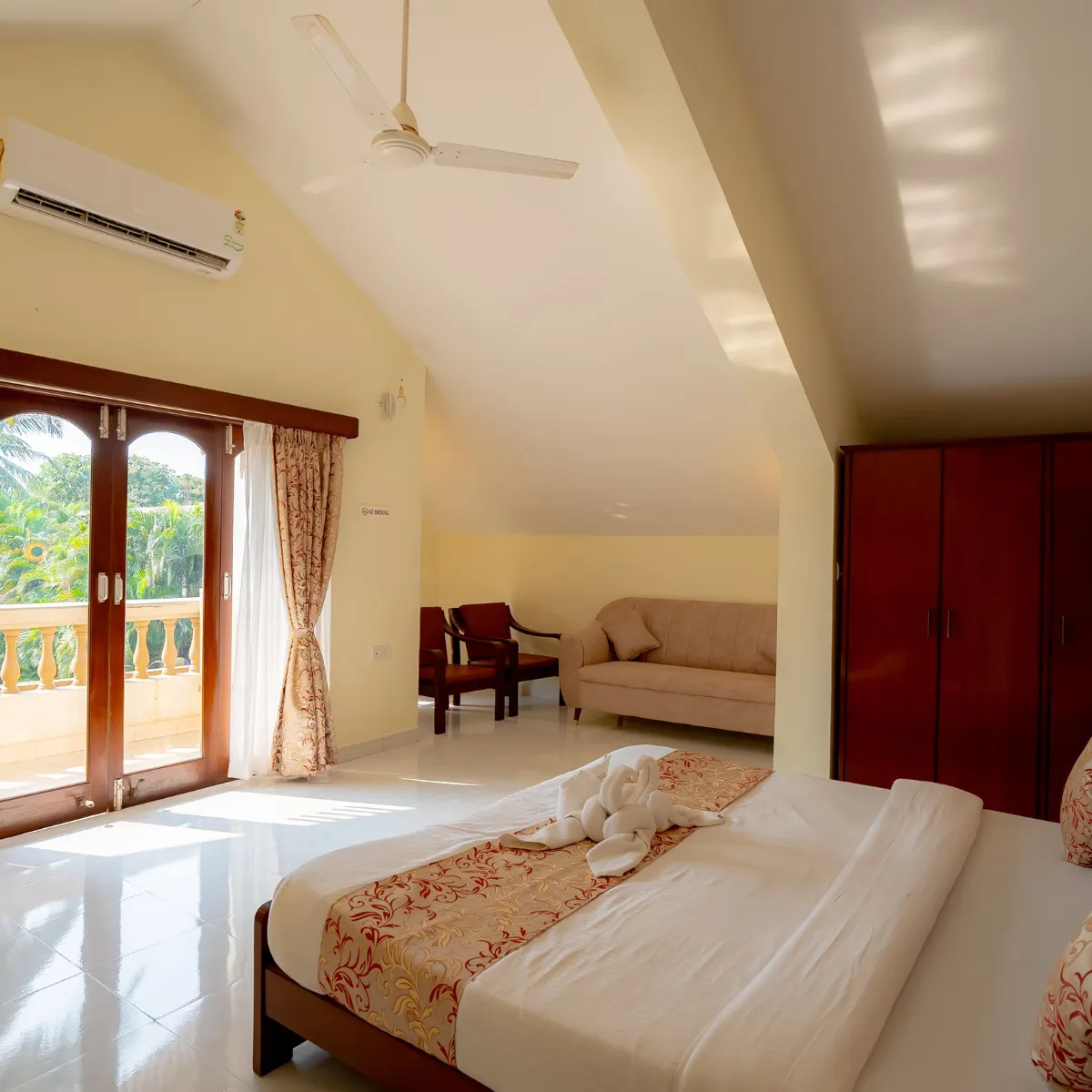 Master bedroom View 5 - - The Heritage Villa, Goa