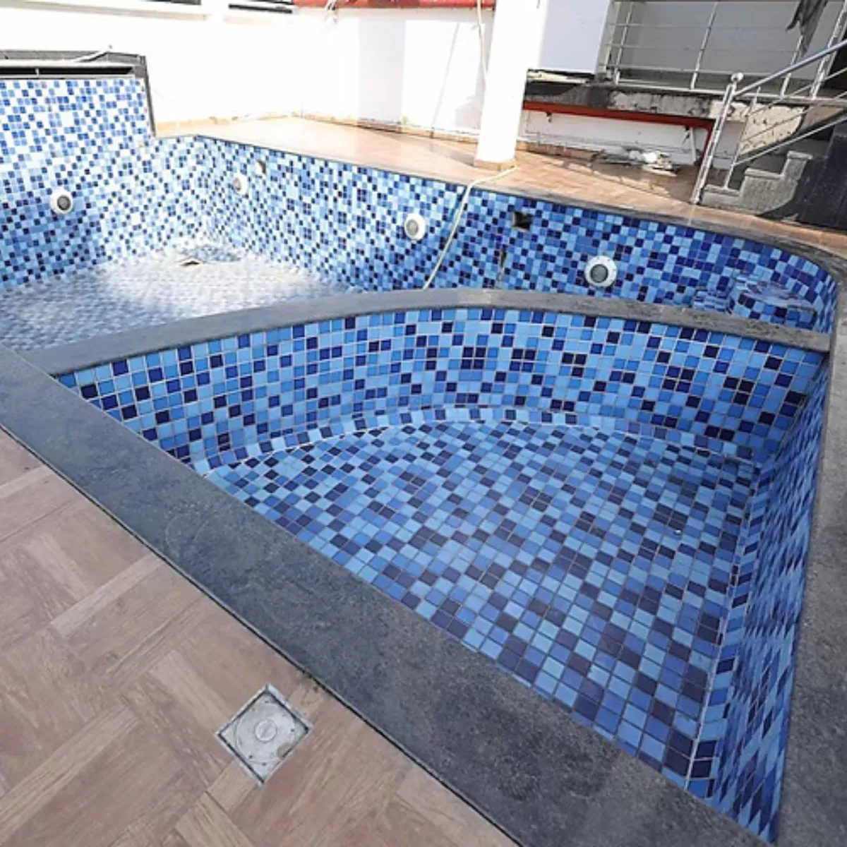 swimming pool - hotel latitude haridwar